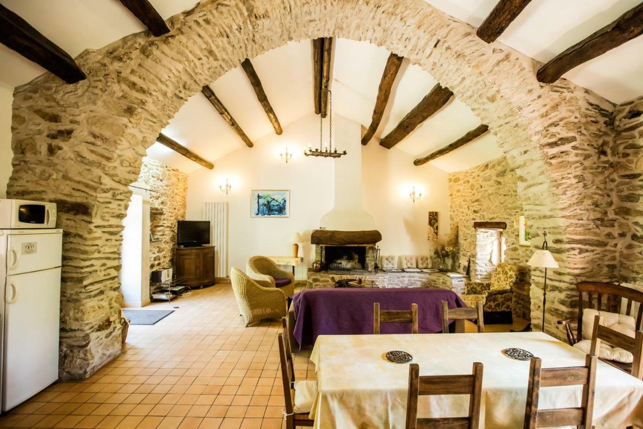 Chateau De Colombieres Sur Orb Exterior photo